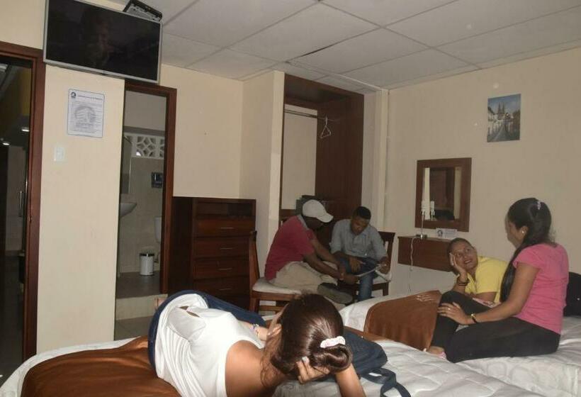 هاستل Olan´s Hotel Group