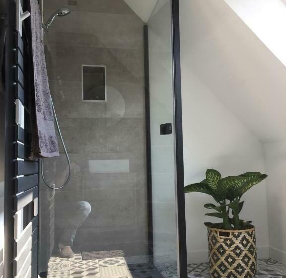 住宿加早餐  La Petite Mer