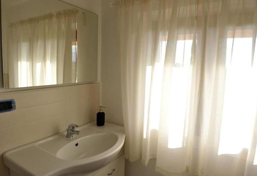 مبيت وإفطار Villa Laregina