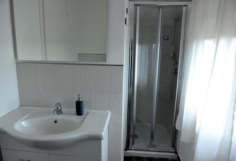 مبيت وإفطار Villa Laregina