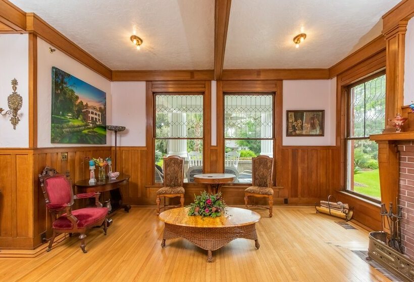 Herlong Mansion Bed & Breakfast