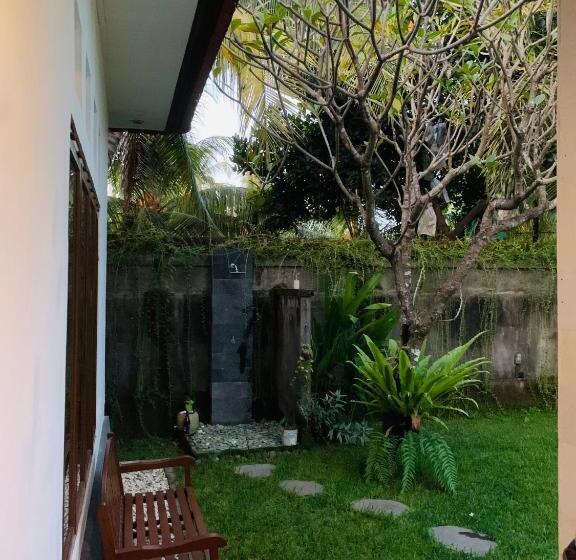 펜션 Gede House Tejakula