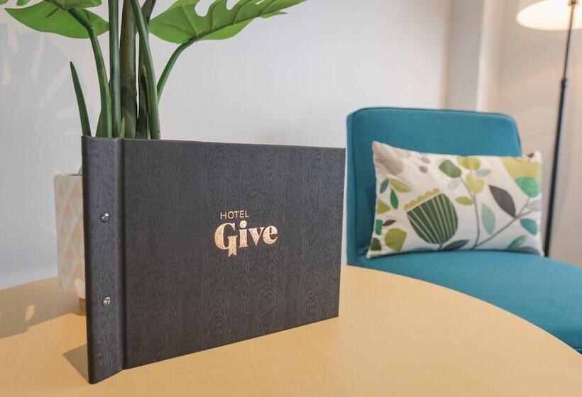 هاستل Give