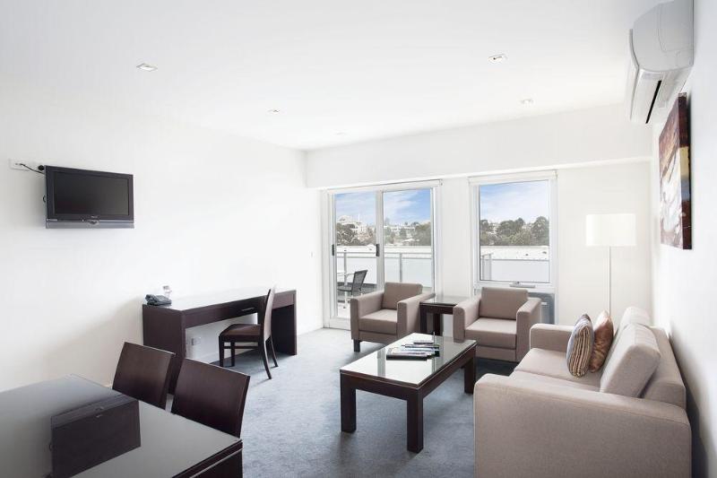 فندق St Kilda Central Apartments
