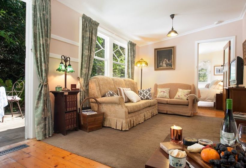 فندق Adeline Bed And Breakfast