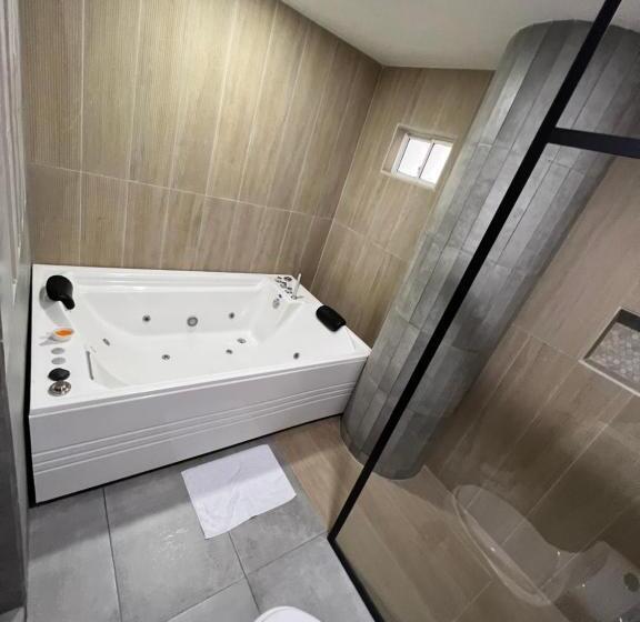 هتل Buena Vista Express