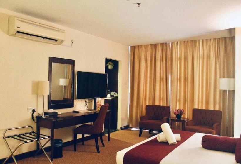 酒店 The Grand Puteri