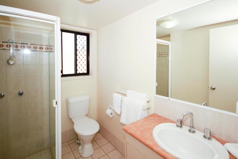 בית מלון כפרי Island Beach Resort