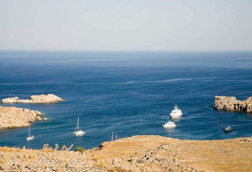 هتل Pefki Islands