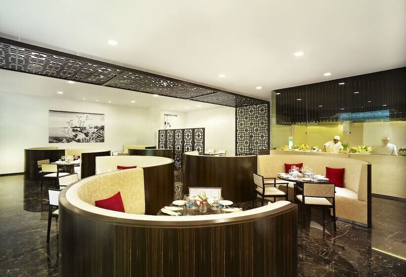 هتل Vivanta Chennai It Expressway Omr