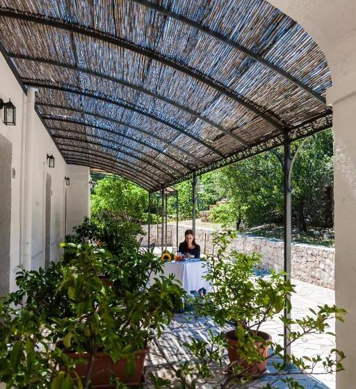 تختخواب و صبحانه Masseria Pozzo Di Luce