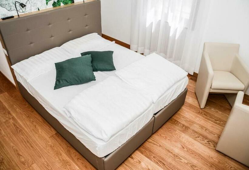 تختخواب و صبحانه Villa Torbole