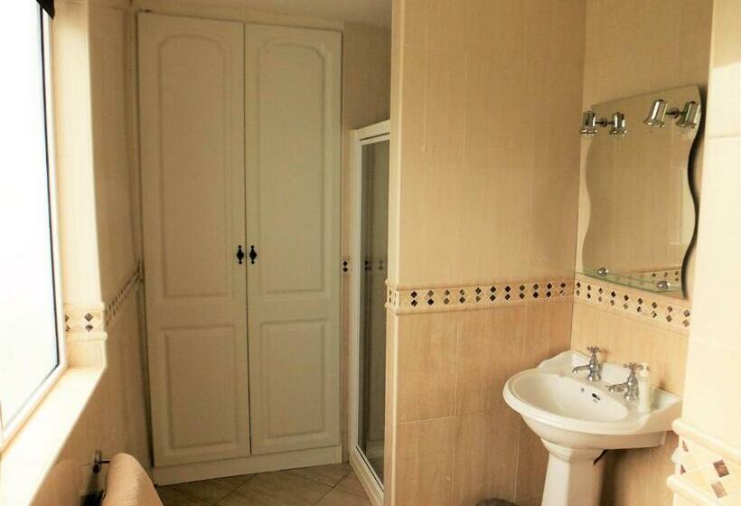 פנסיון Belle View House Self Catering