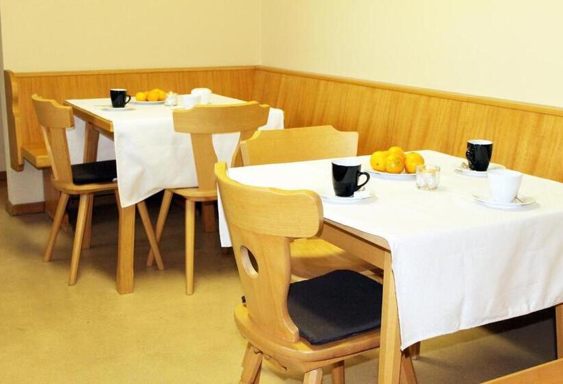 Post Hostel For Youth, Students And Pilgrims