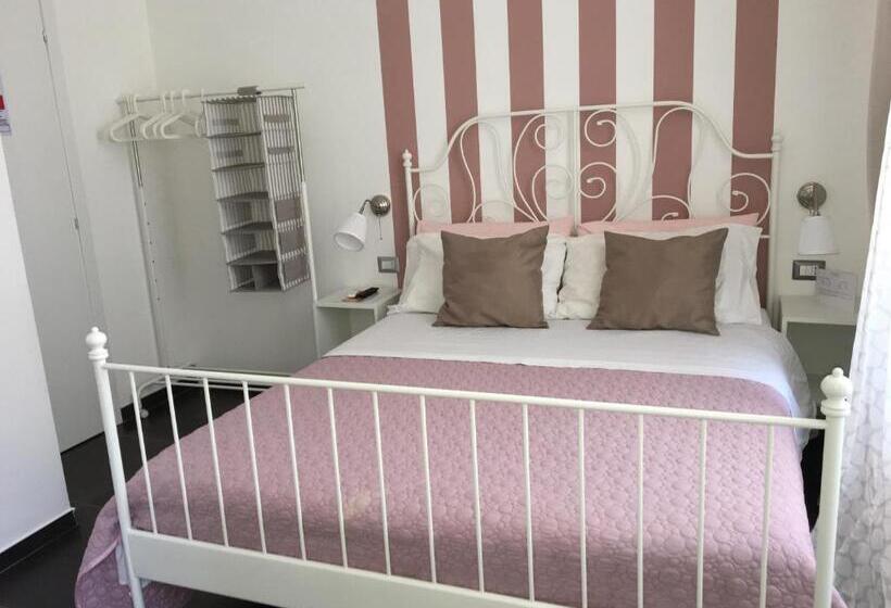 Golden Mile B&b