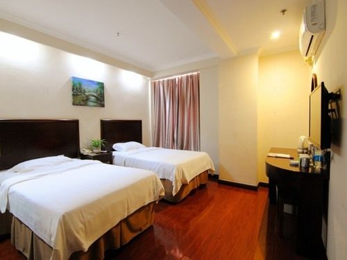 Отель Greentree Inn Chongqing North Railway Station Expr
