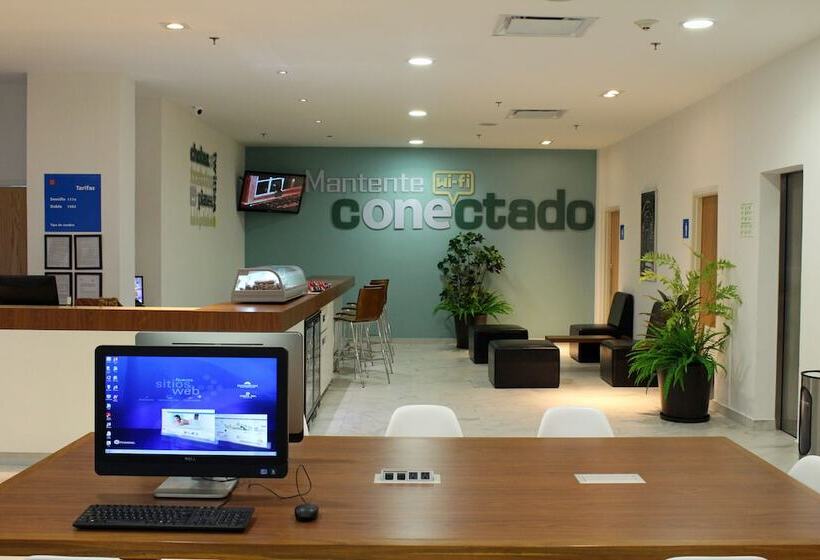 ホテル One Guadalajara Tapatio