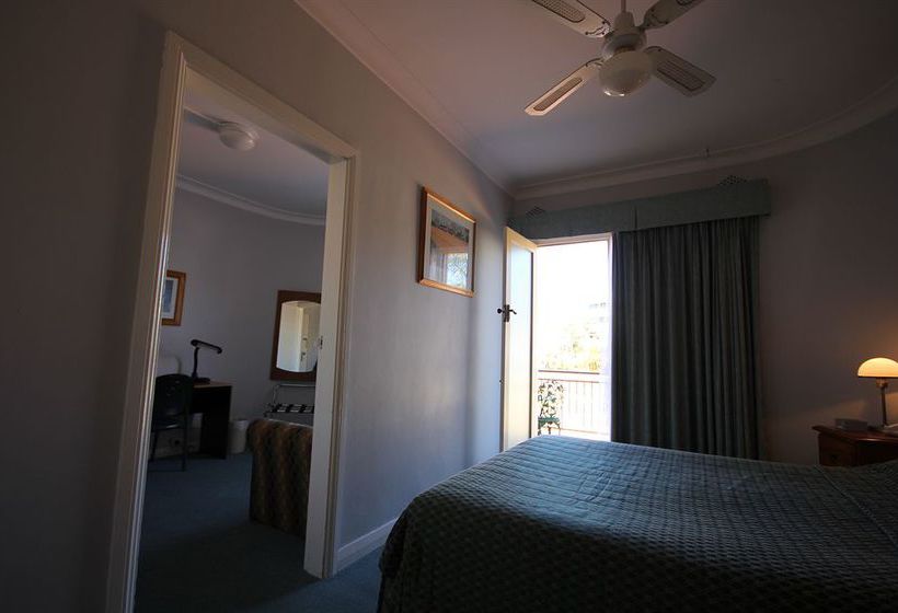 فندق على الطريق Normandie Inn & Function Centre