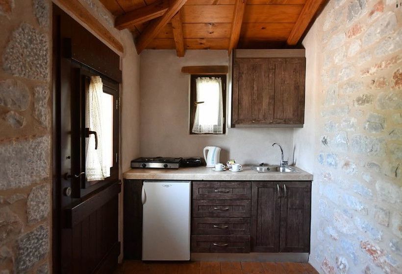 Achelatis Traditonal Guest House