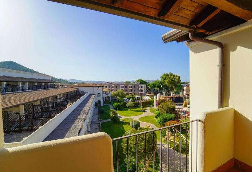 Cala Della Torre Resort
