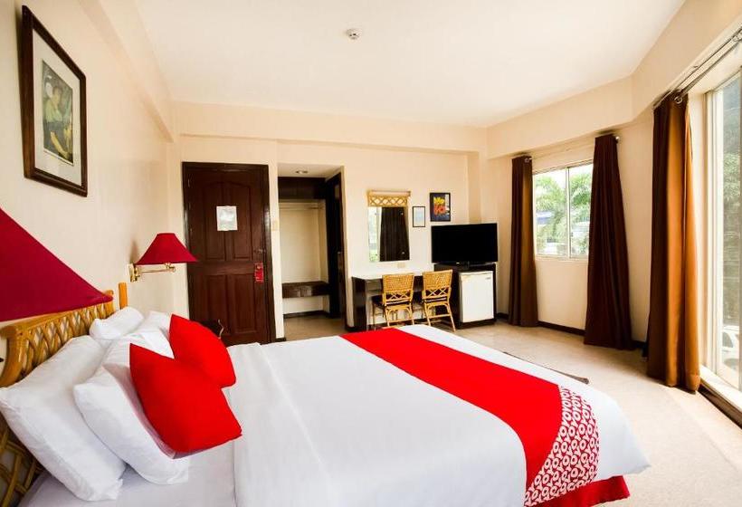 ホテル The Humbertos