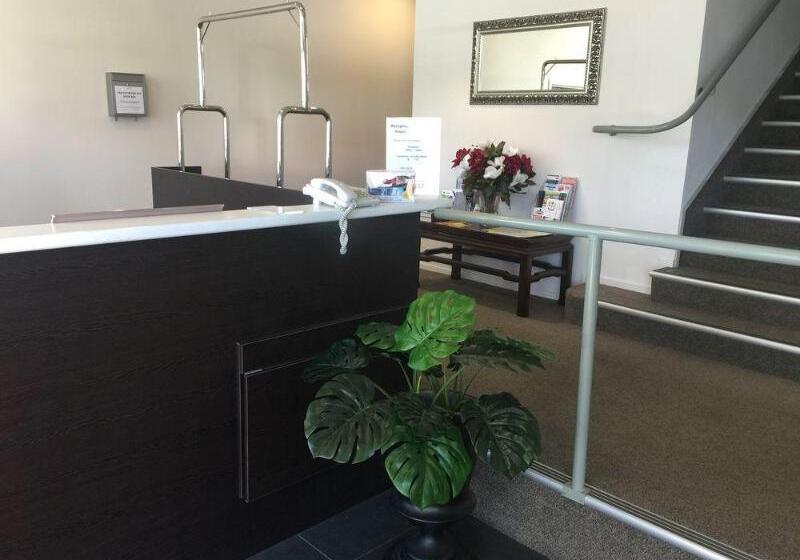 בית מלון כפרי Quest Hamilton Serviced Apartments