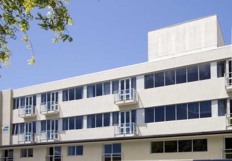 Отель Quest On Ward Serviced Apartments