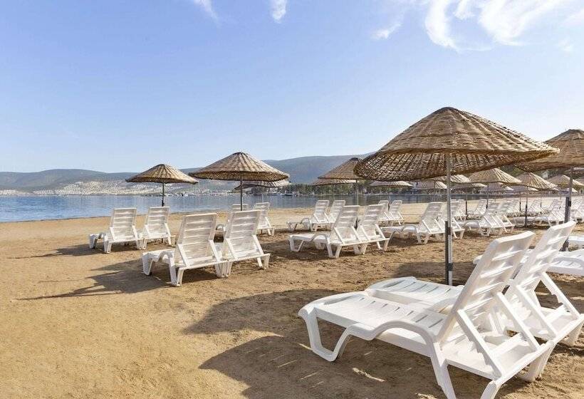هتل Ramada Resort By Wyndham Akbuk  All Inclusive