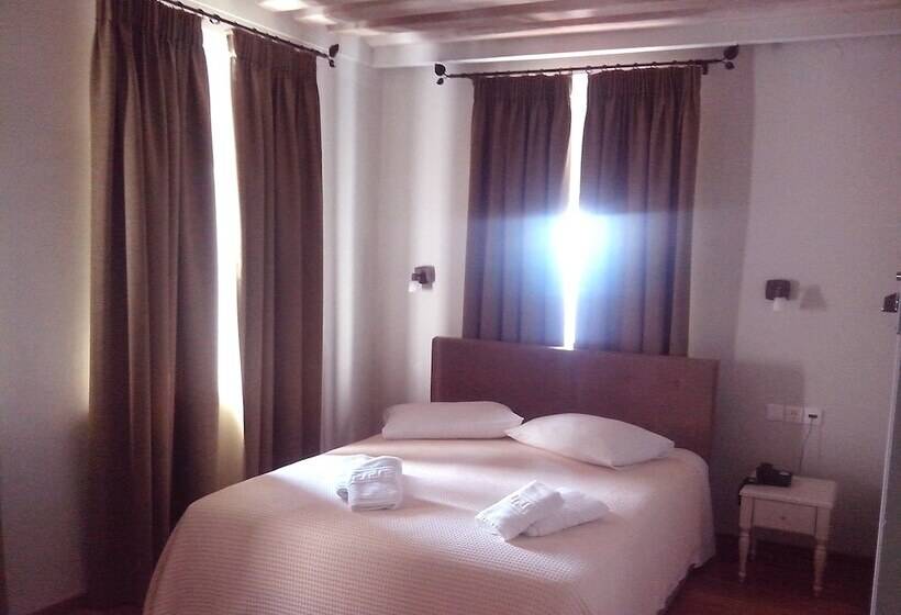 هتل The Lotus Tree