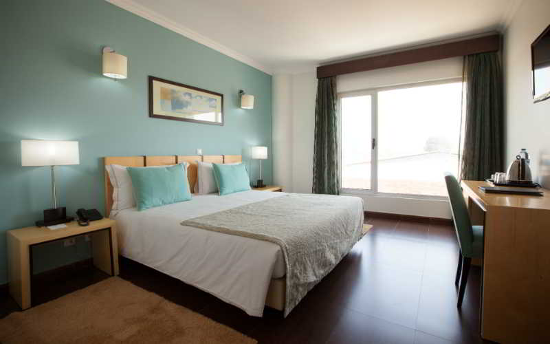 ホテル Luna  Zombo