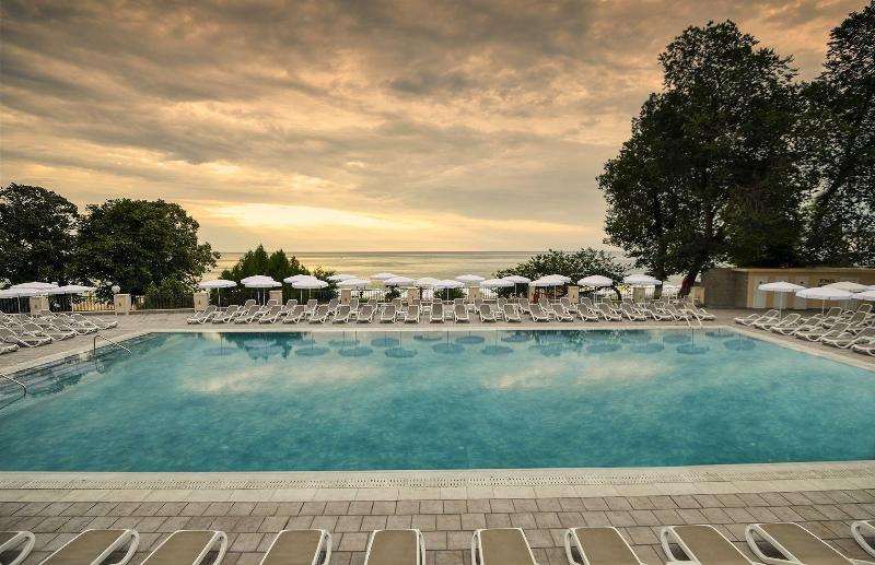 Grifid Vistamar Hotel   24 Hours Ultra All Inclusive & Private Beach