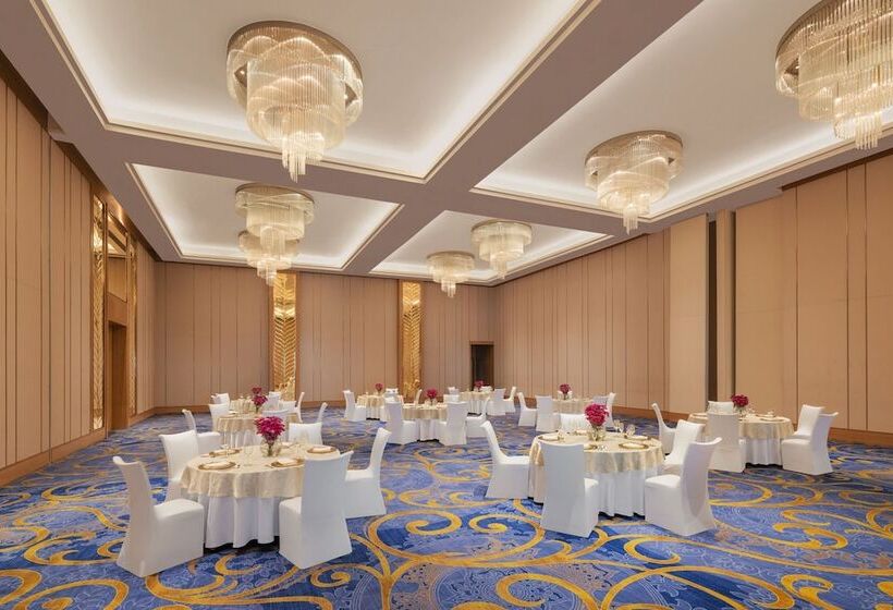 Hotel Courtyard By Marriott Bhopal