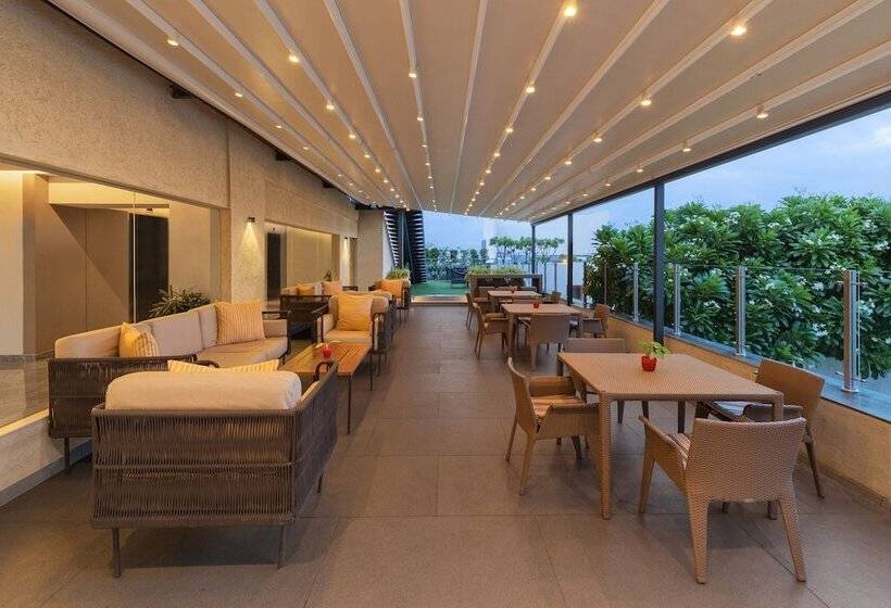 Hotel Courtyard By Marriott Bhopal