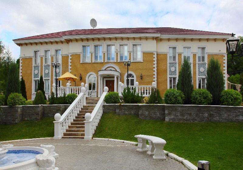 هتل Moya Glinka