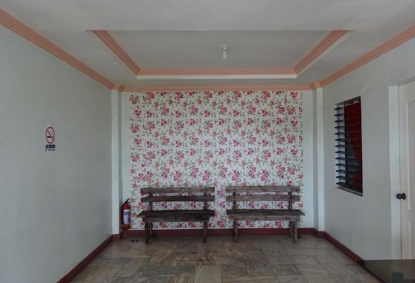 בית מלון כפרי Pe Re Aristo Guesthouse
