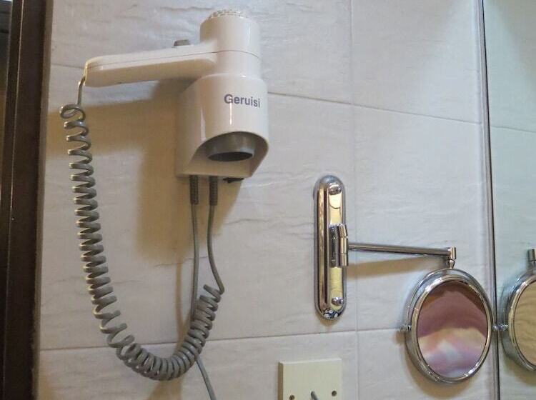 בית מלון כפרי The Mark S Lodge