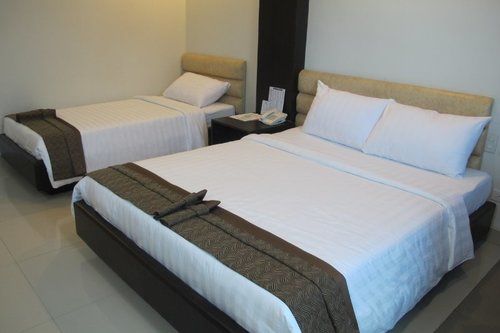ホテル The Metropolis Suites Davao