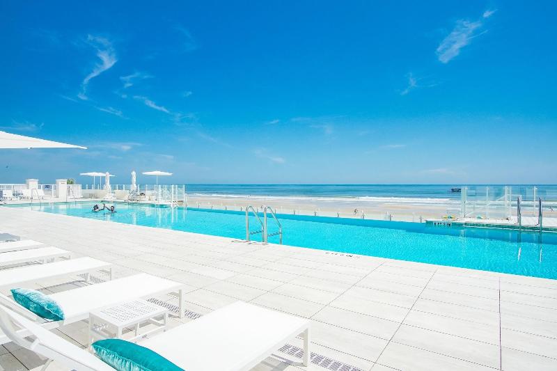 בית מלון כפרי Daytona Grande Oceanfront Resort