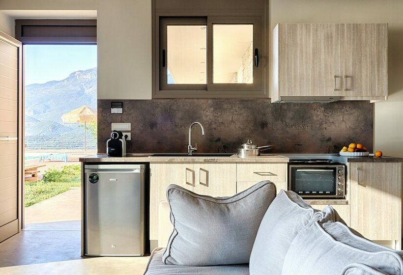 هتل Euphoria Suites