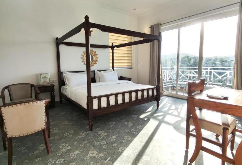 فندق The Sky Imperial Pavoreal Jungle Resort