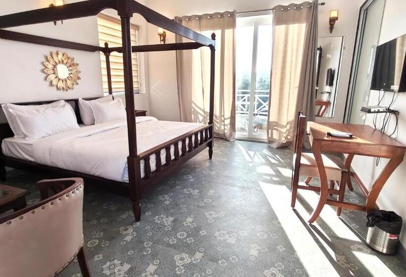فندق The Sky Imperial Pavoreal Jungle Resort