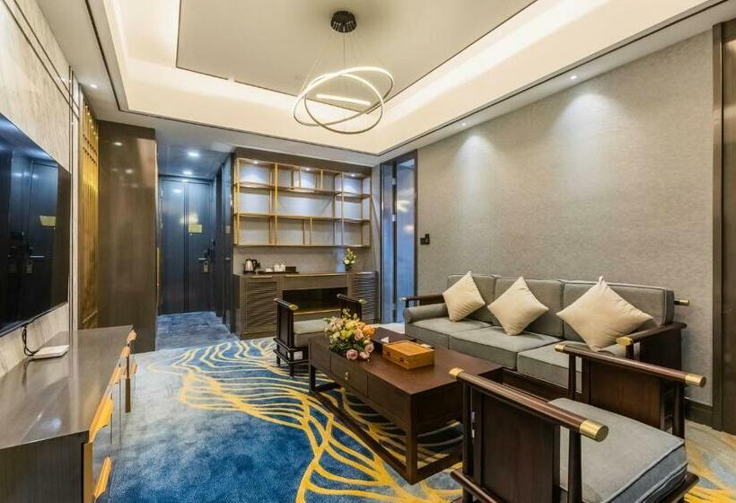 Отель Yangzi International