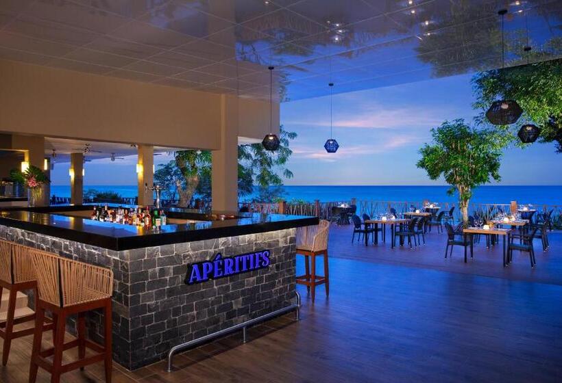 هتل Dreams Cozumel Cape Resort & Spa