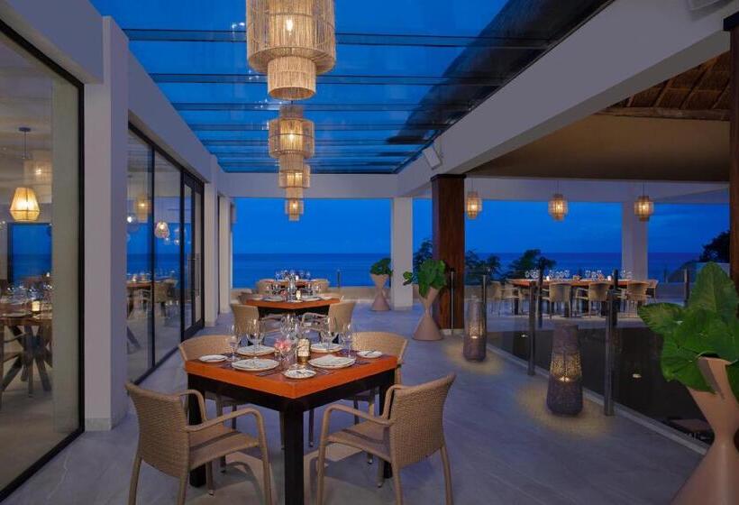هتل Dreams Cozumel Cape Resort & Spa