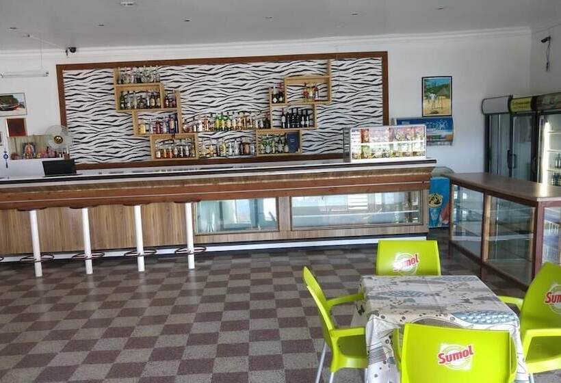 בית מלון כפרי Macaneta Holiday Resort