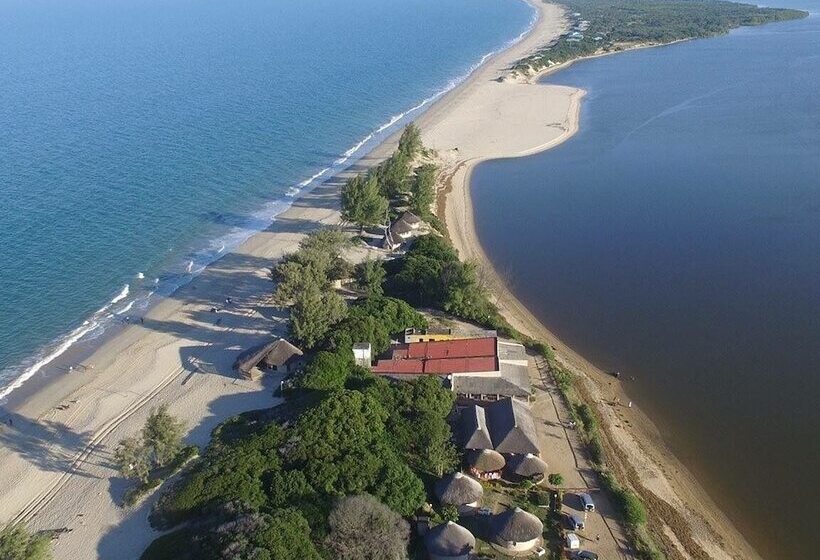 בית מלון כפרי Macaneta Holiday Resort