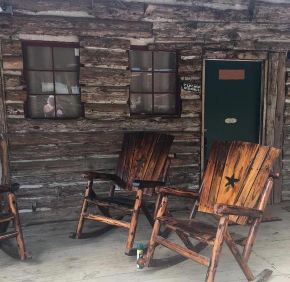 Пансион Acorn Hideaways Canton Old West Bunkhouse For 9 Trail S End Corral