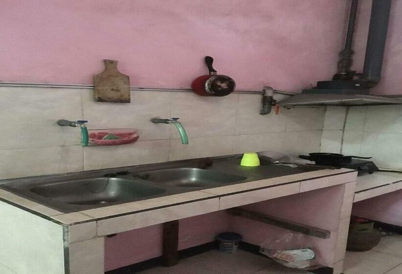 פנסיון Rahayu Guest House