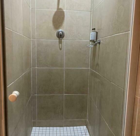 פנסיון The Brook Villa
