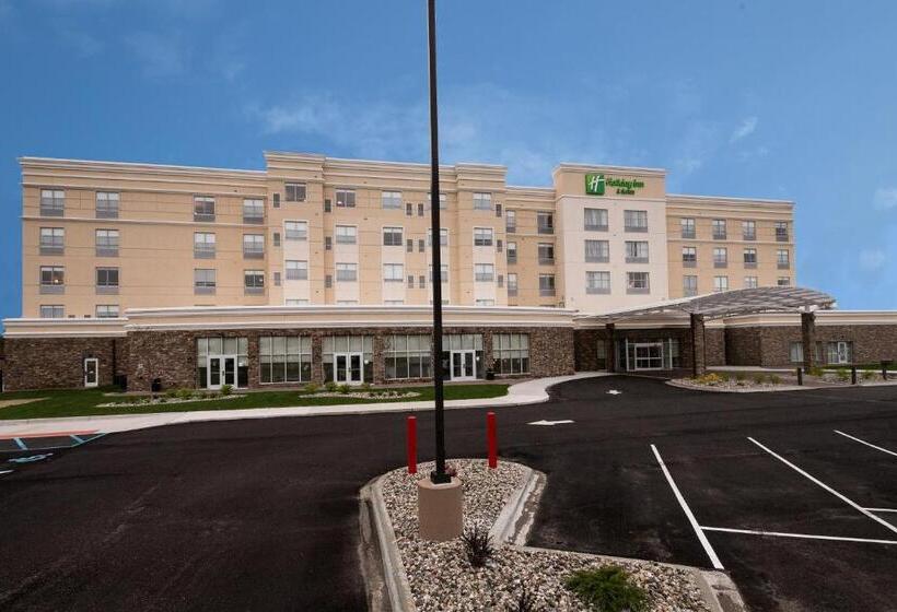 בית מלון כפרי Holiday Inn & Suites Detroit   Troy, An Ihg